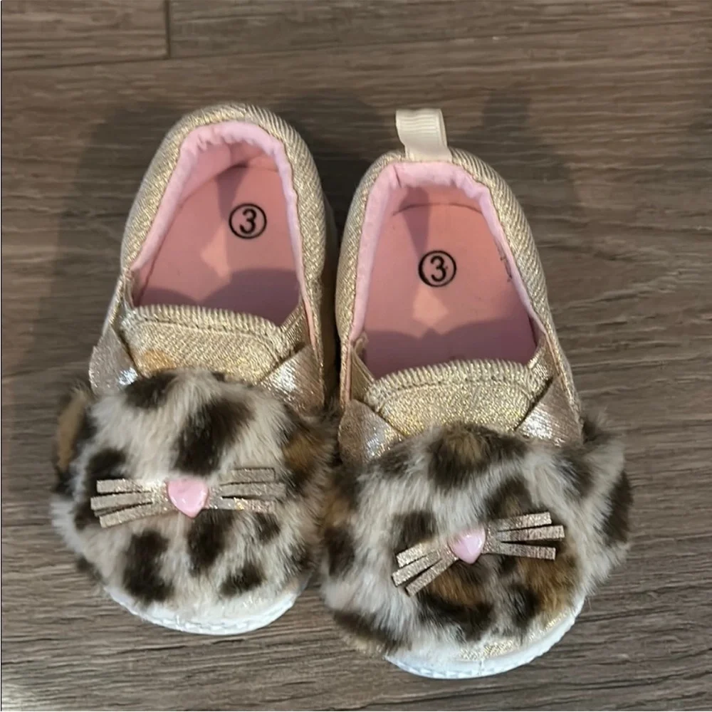NWOT Gold Leopard Print Toddler Girls‎ Slip-ons